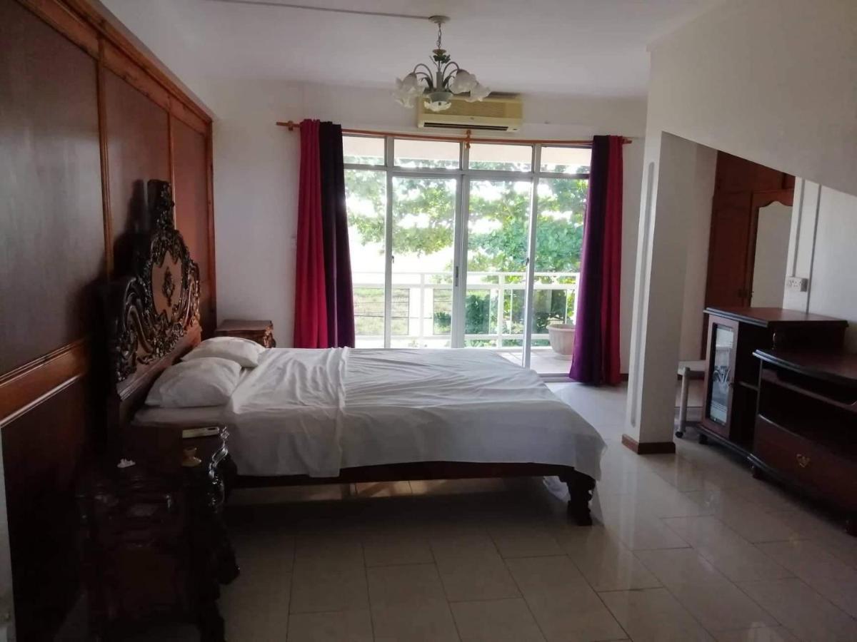 Residence Lennards Гранд Байе Екстериор снимка